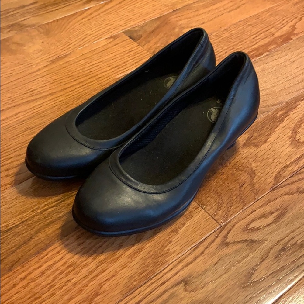 Crocs leather women’s black heels size 5
